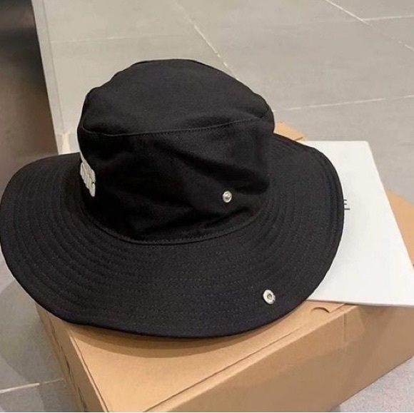 Miu Miu Black Bucket Hat - Picture 5 of 7
